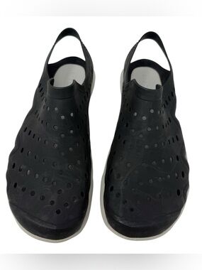 Crocs Swiftwater Wave Men’s Size 9 sandals black slip on water shoes